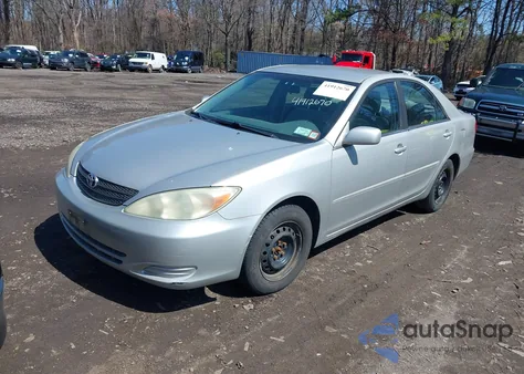 2004 Toyota Camry Le z USA, uszkodzony, nr VIN 4T1BE32K84U855758